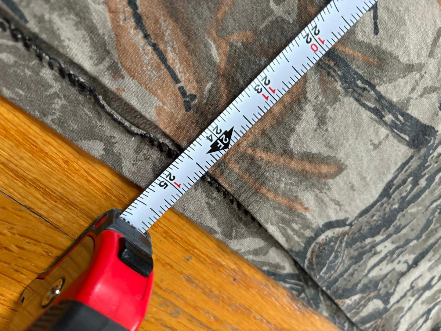 Vintage RealTree Camouflage Outdoors Single Stitch T-Shirt