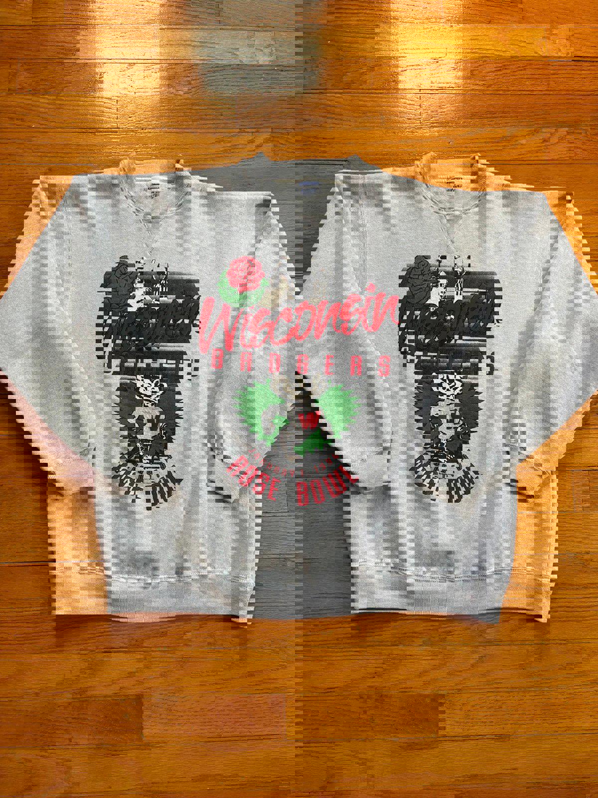 Vintage 90s University of Wisconsin Badgers Rose Bowl Crewneck Sweater
