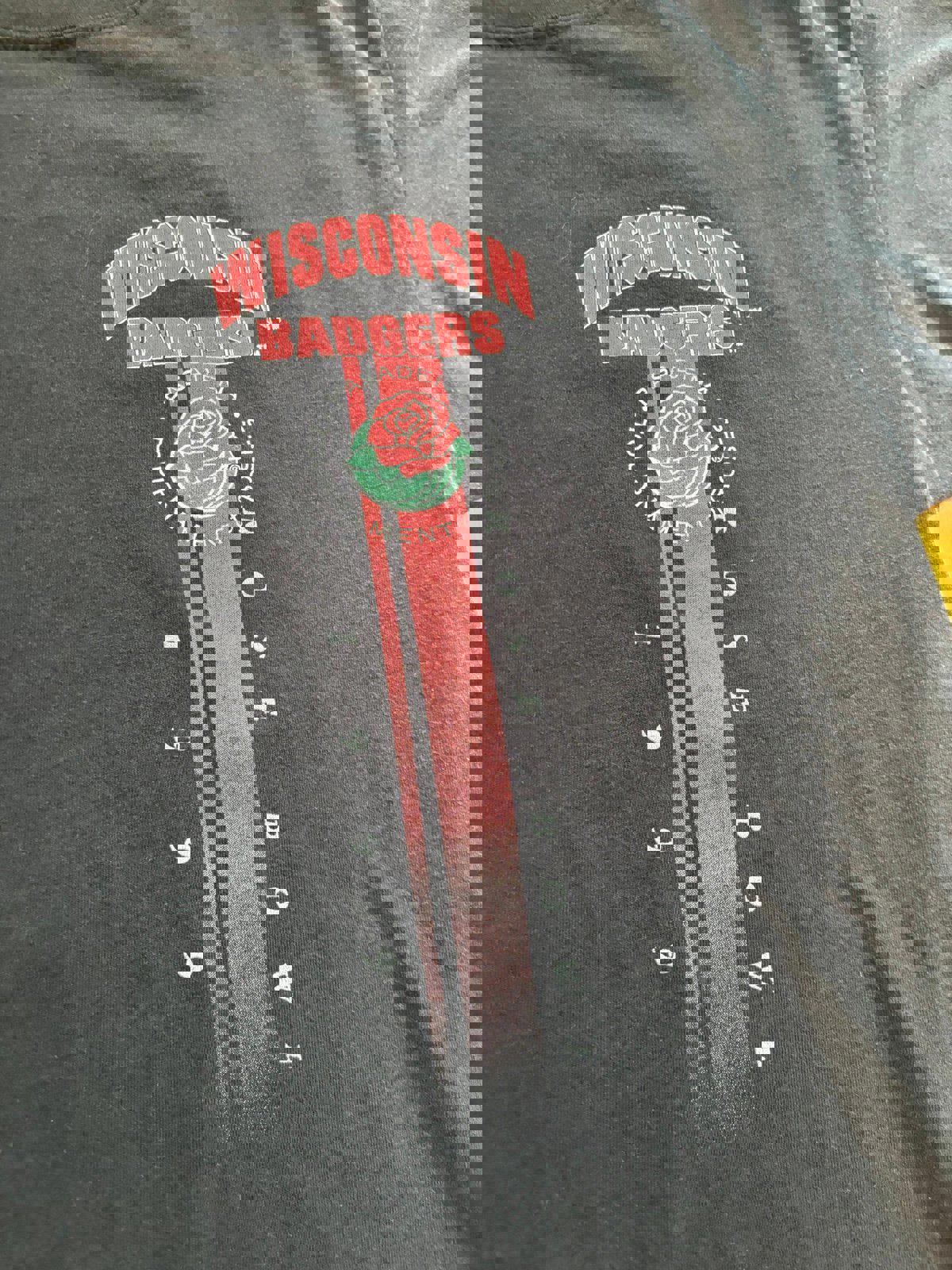 Vintage University of Wisconsin Badgers Football Rose Bowl T-Shirt