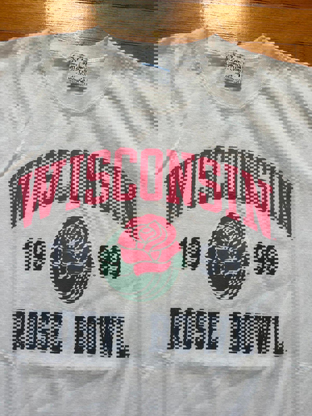Vintage 90s University of Wisconsin Badgers Rose Bowl T-Shirt