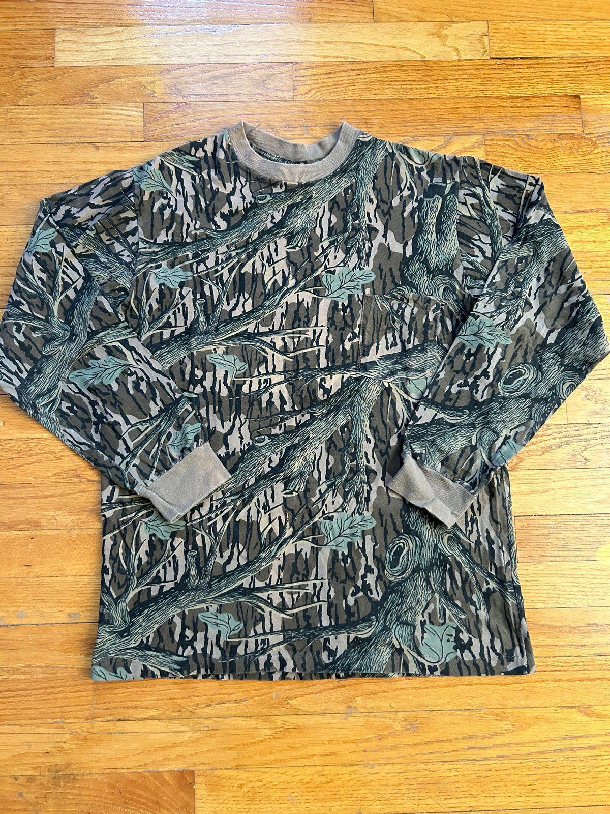 Vintage RealTree Camouflage Outdoors Long Sleeve T-Shirt