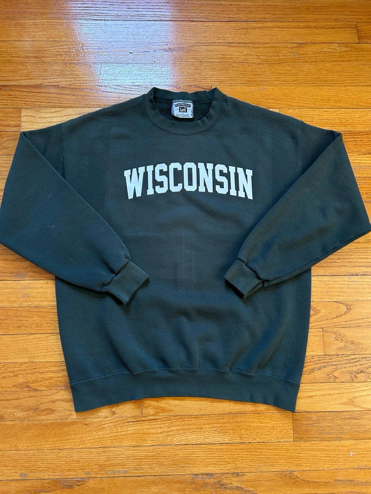 Vintage University of Wisconsin Badgers College NCAA Crewneck Sweater