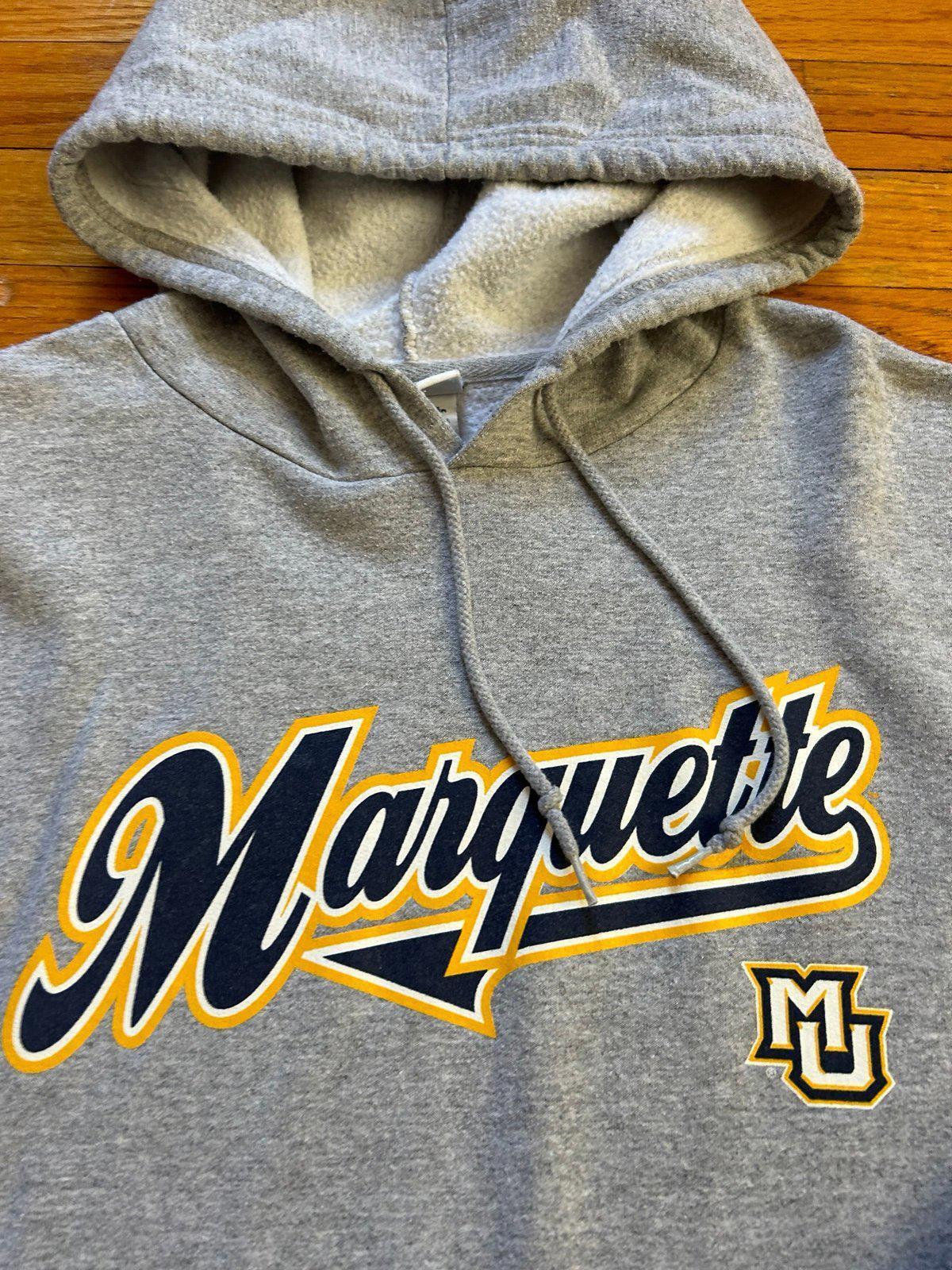 Vintage University of Milwaukee Wisconsin Marquette Eagles Hoodie