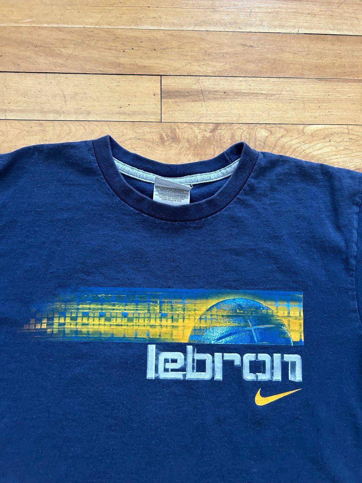 Vintage Y2K Nike LeBron James T-Shirt