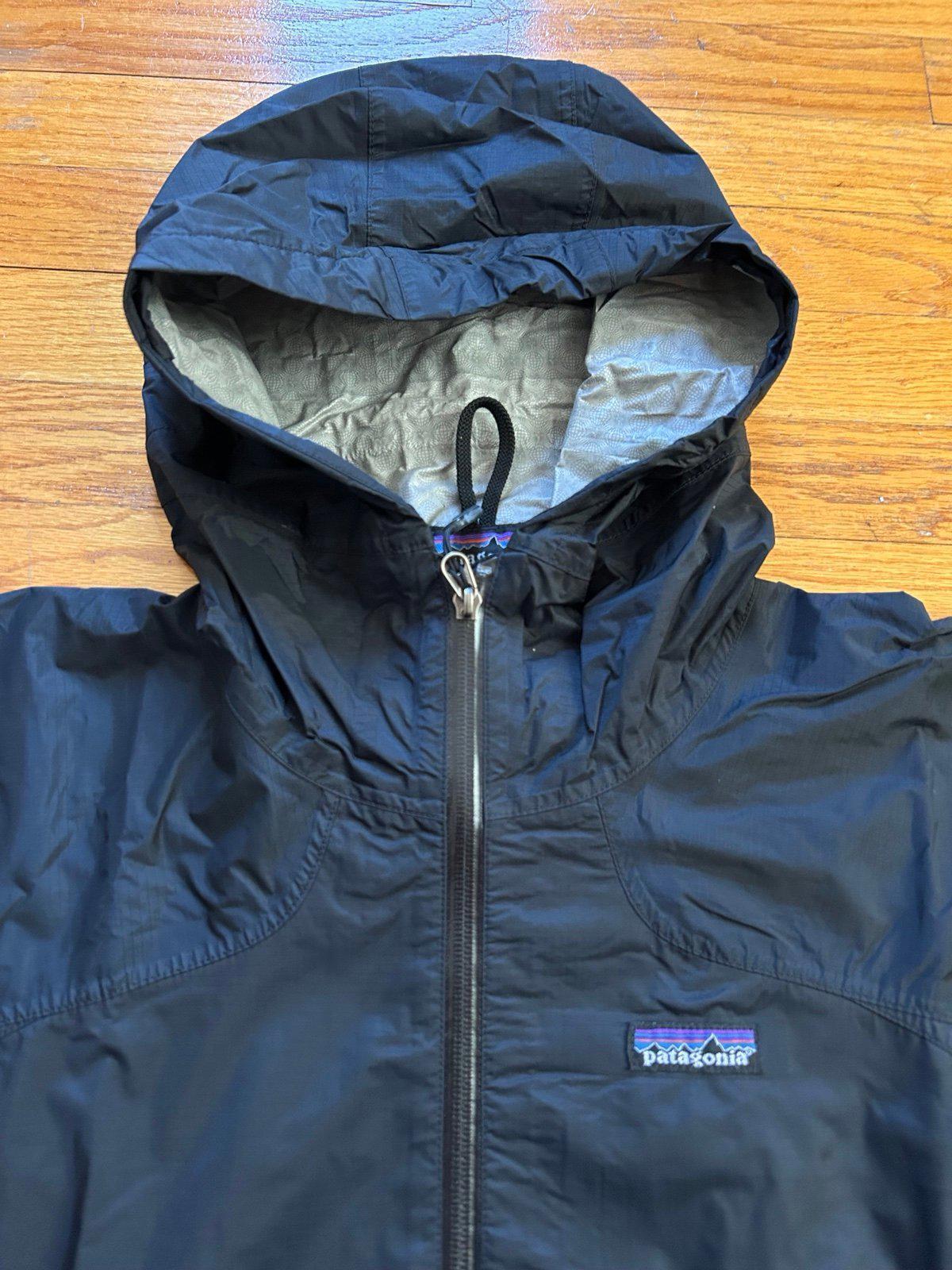 Womans Patagonia Black Windbreaker Jacket