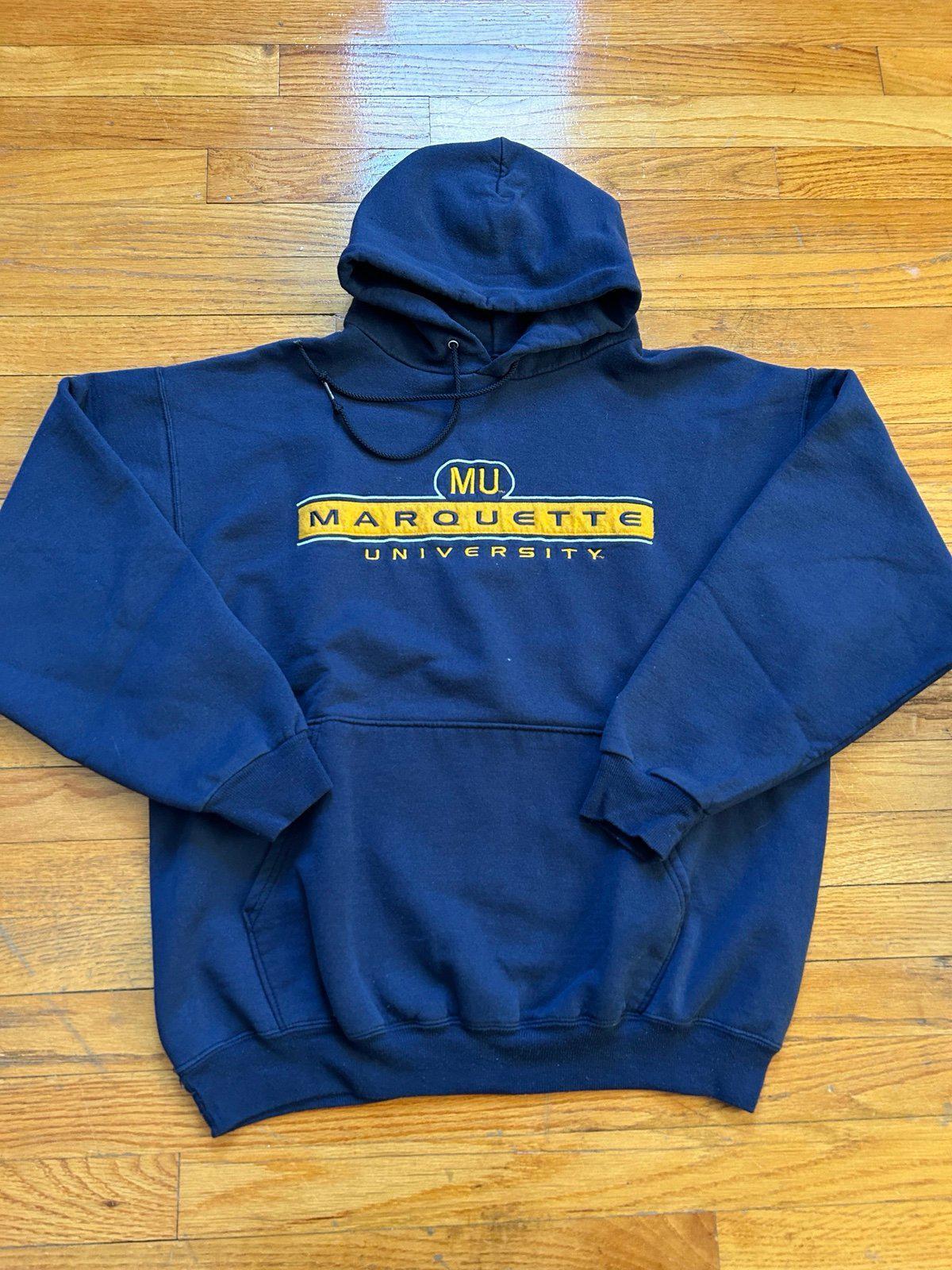 Vintage University of Milwaukee Wisconsin Marquette Eagles Hoodie Sweater