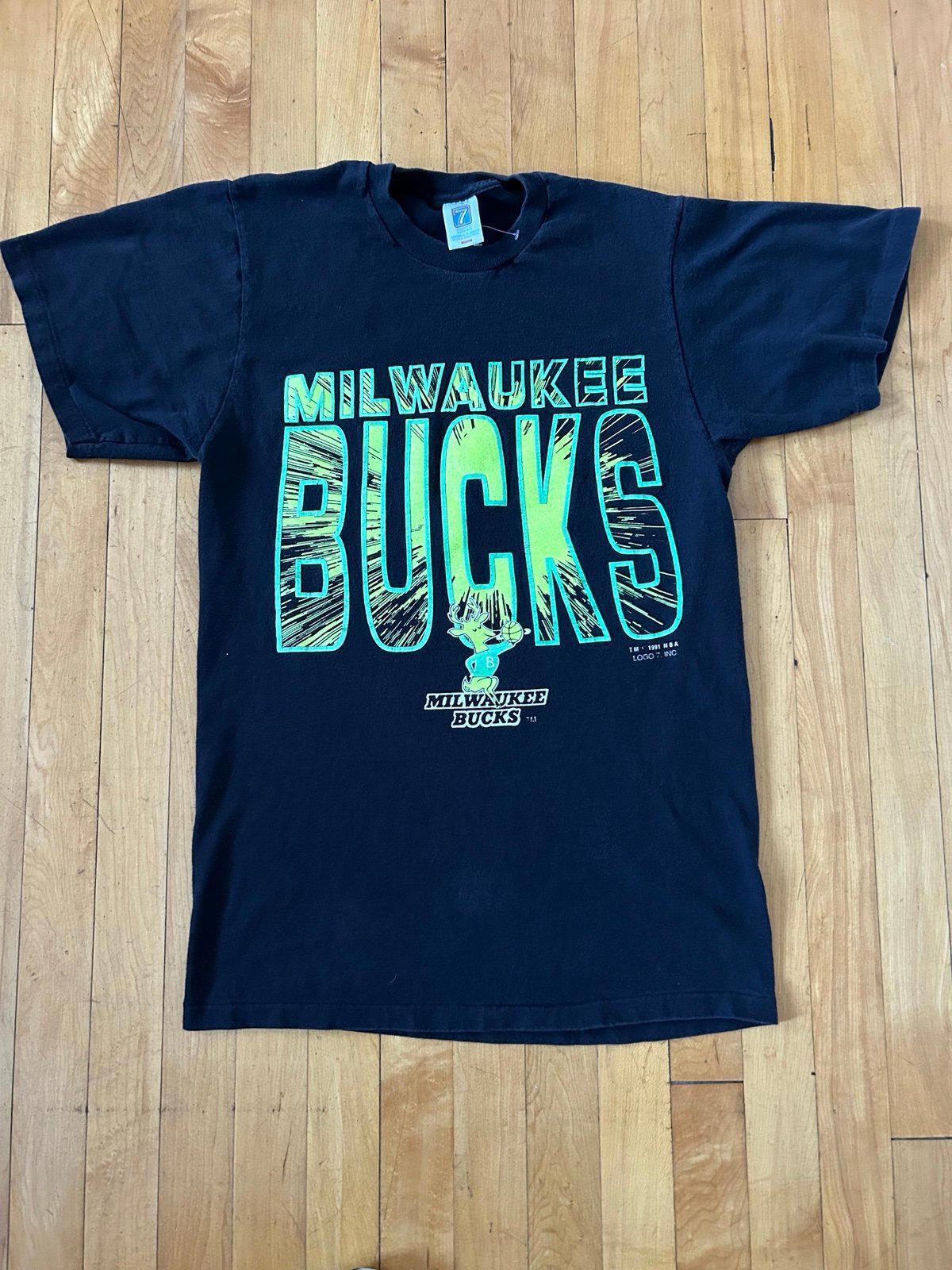 Vintage 1991 Logo 7 Milwaukee Bucks T-Shirt