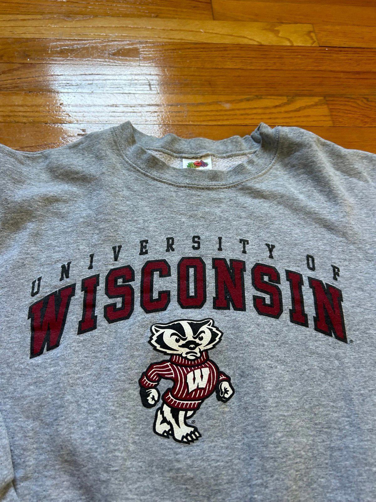 Vintage University of Wisconsin Badgers College NCAA Crewneck Sweater