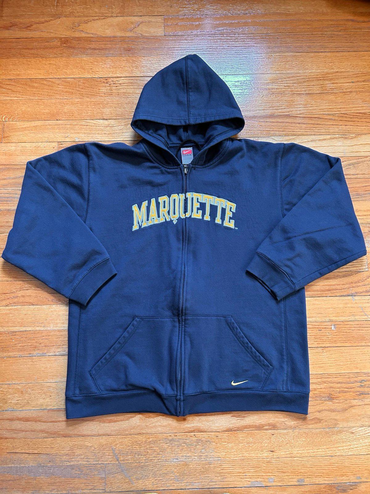 Vintage Nike University of Marquette Eagles Hoodie Sweater