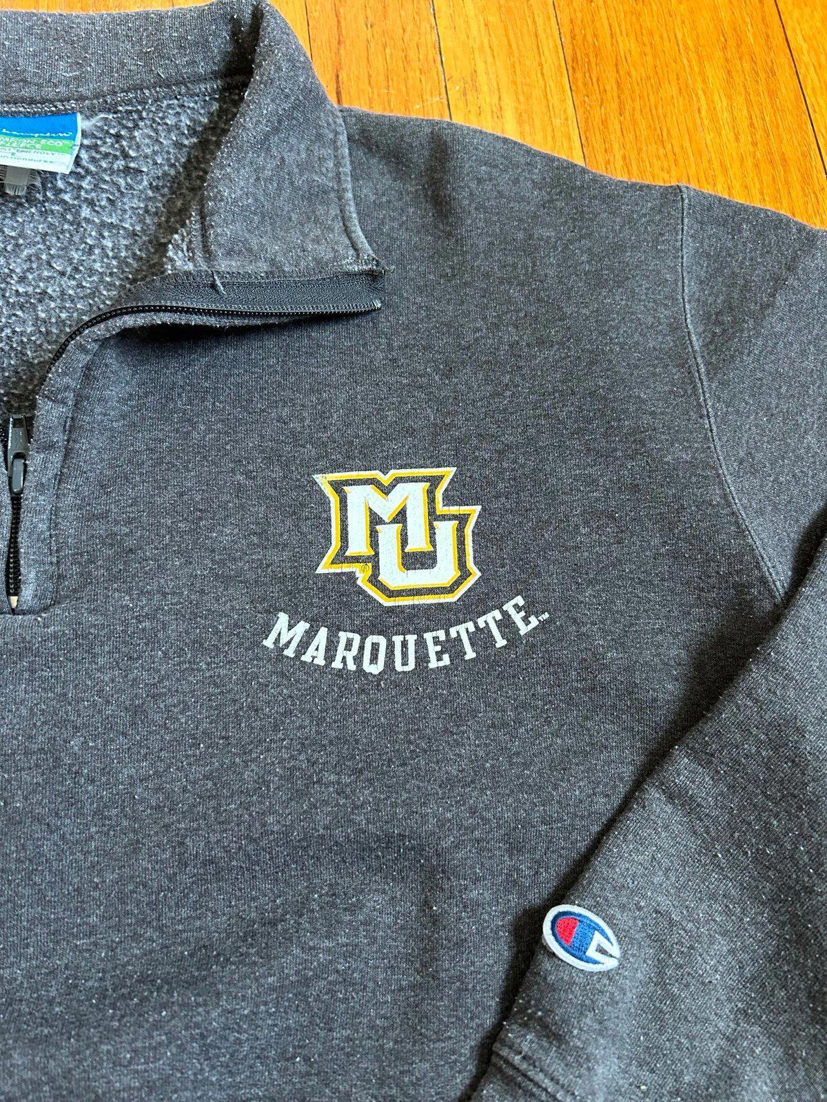 Champion University of Milwaukee Wisconsin Marquette Eagles Sweater