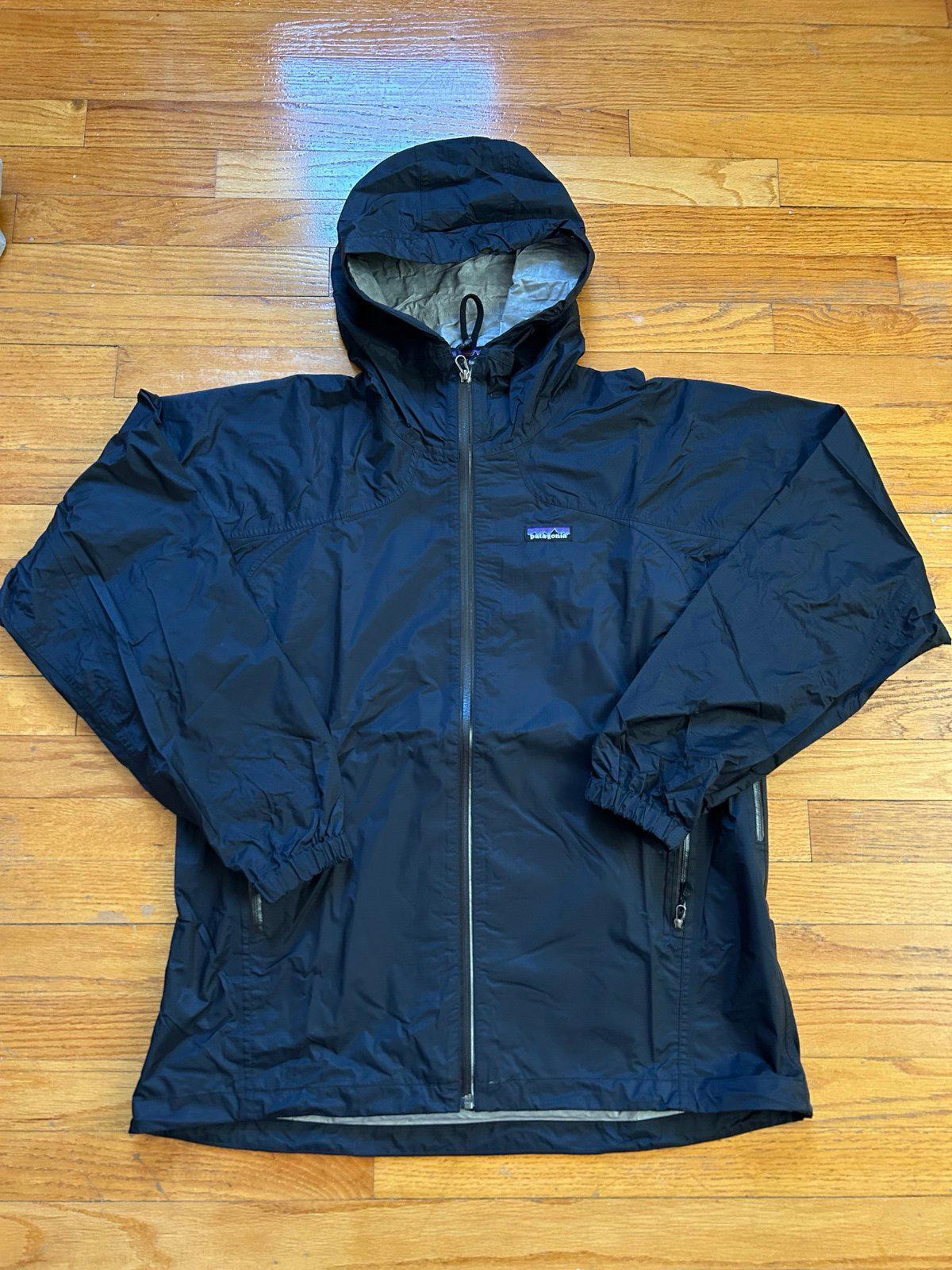 Womans Patagonia Black Windbreaker Jacket