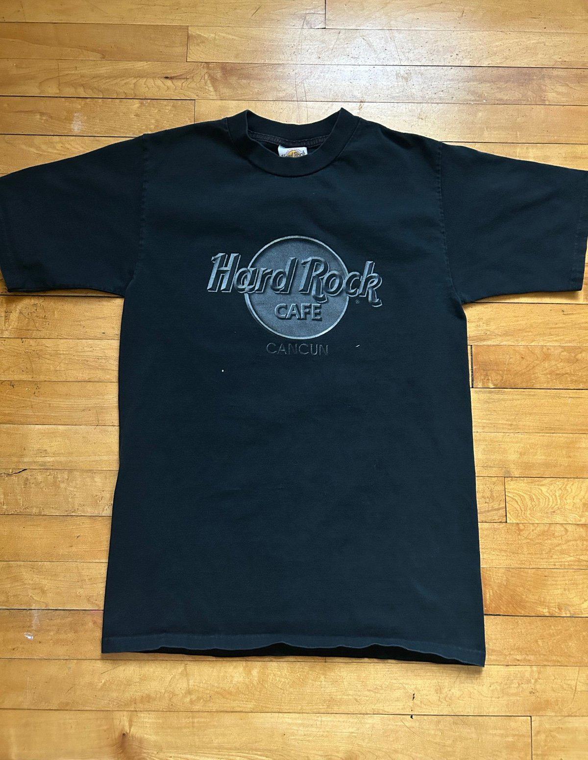 Vintage Hard Rock Cafe Cancun Mexico T-Shirt