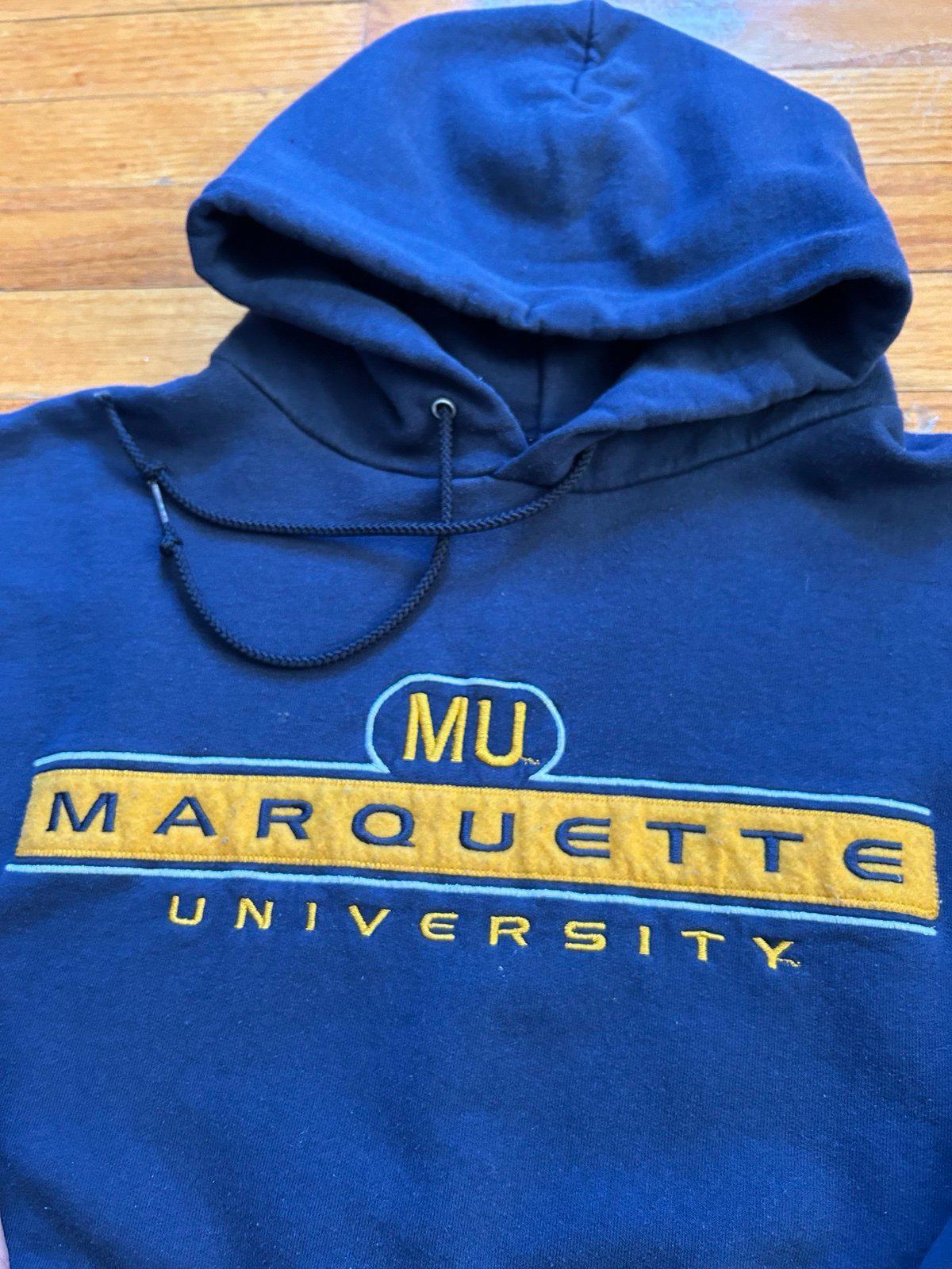 Vintage University of Milwaukee Wisconsin Marquette Eagles Hoodie Sweater