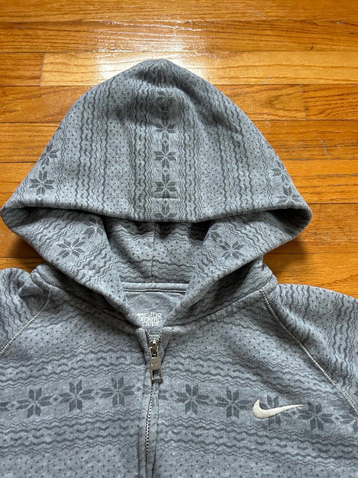 Vintage Grey Christmas Nike Zip Up Hoodie Sweater