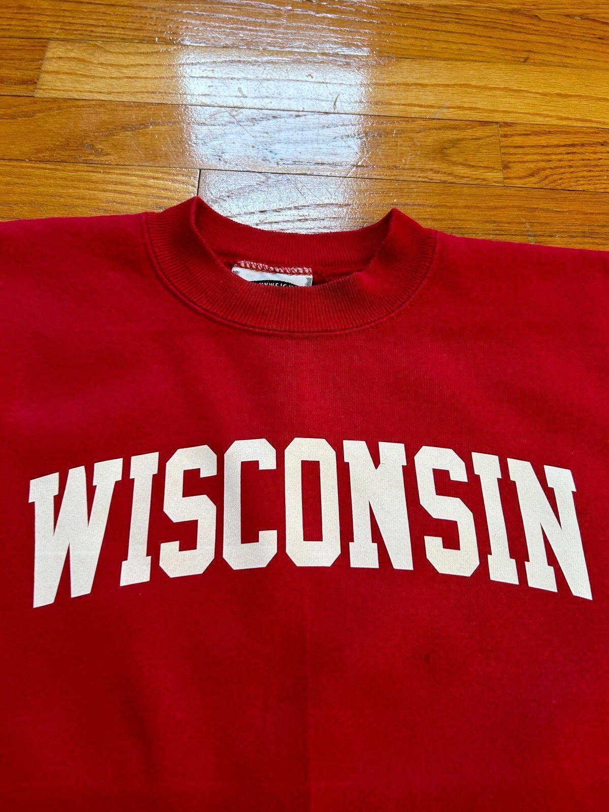 Vintage University of Wisconsin Badgers College NCAA Crewneck Sweater