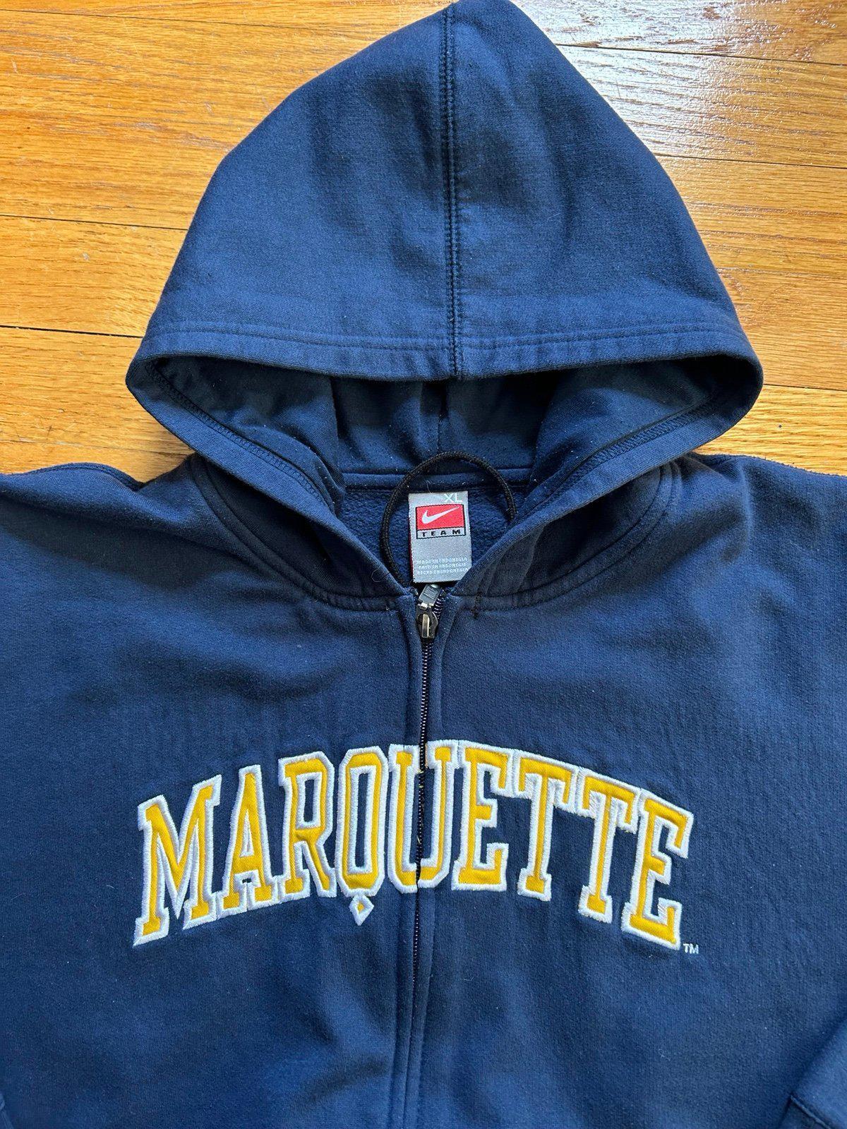 Vintage Nike University of Marquette Eagles Hoodie Sweater