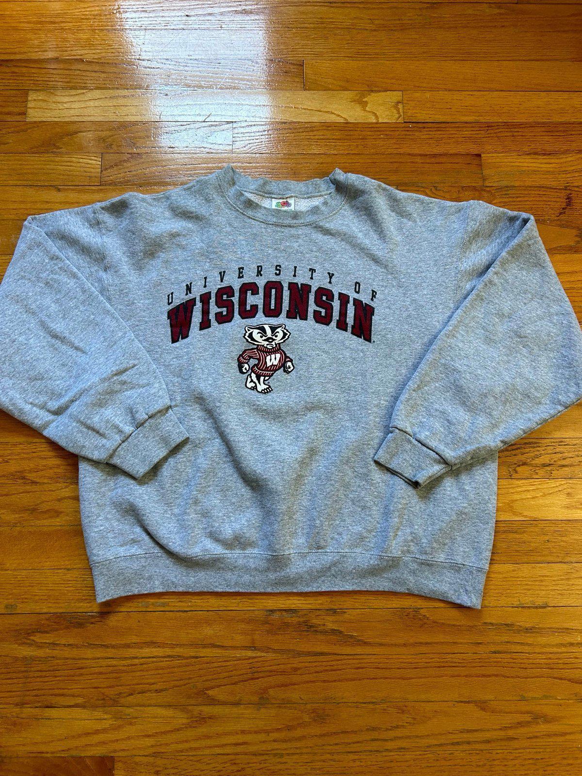 Vintage University of Wisconsin Badgers College NCAA Crewneck Sweater