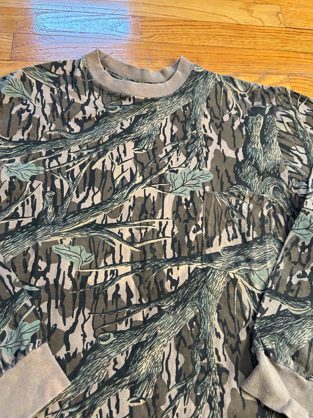 Vintage RealTree Camouflage Outdoors Long Sleeve T-Shirt