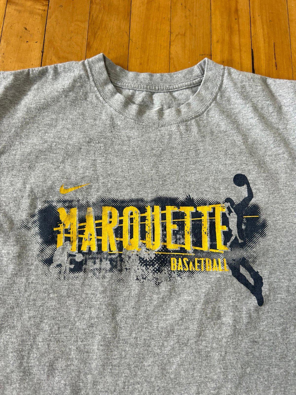 Vintage University of Milwaukee Wisconsin Marquette Eagles T-Shirt