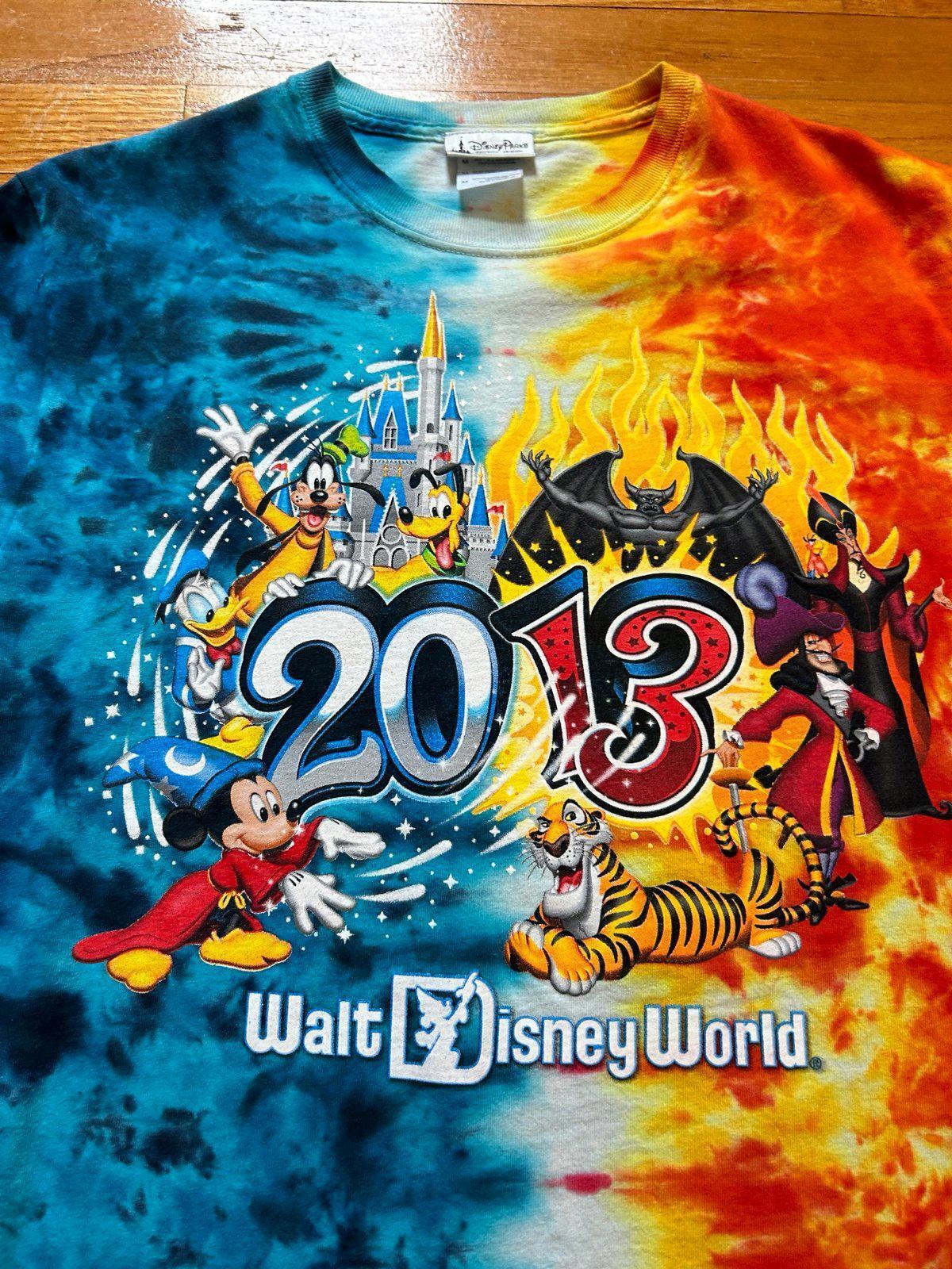 Vintage Walt Disney World Heros vs Villians Mickey Mouse 2013 Tie Dye T-Shirt