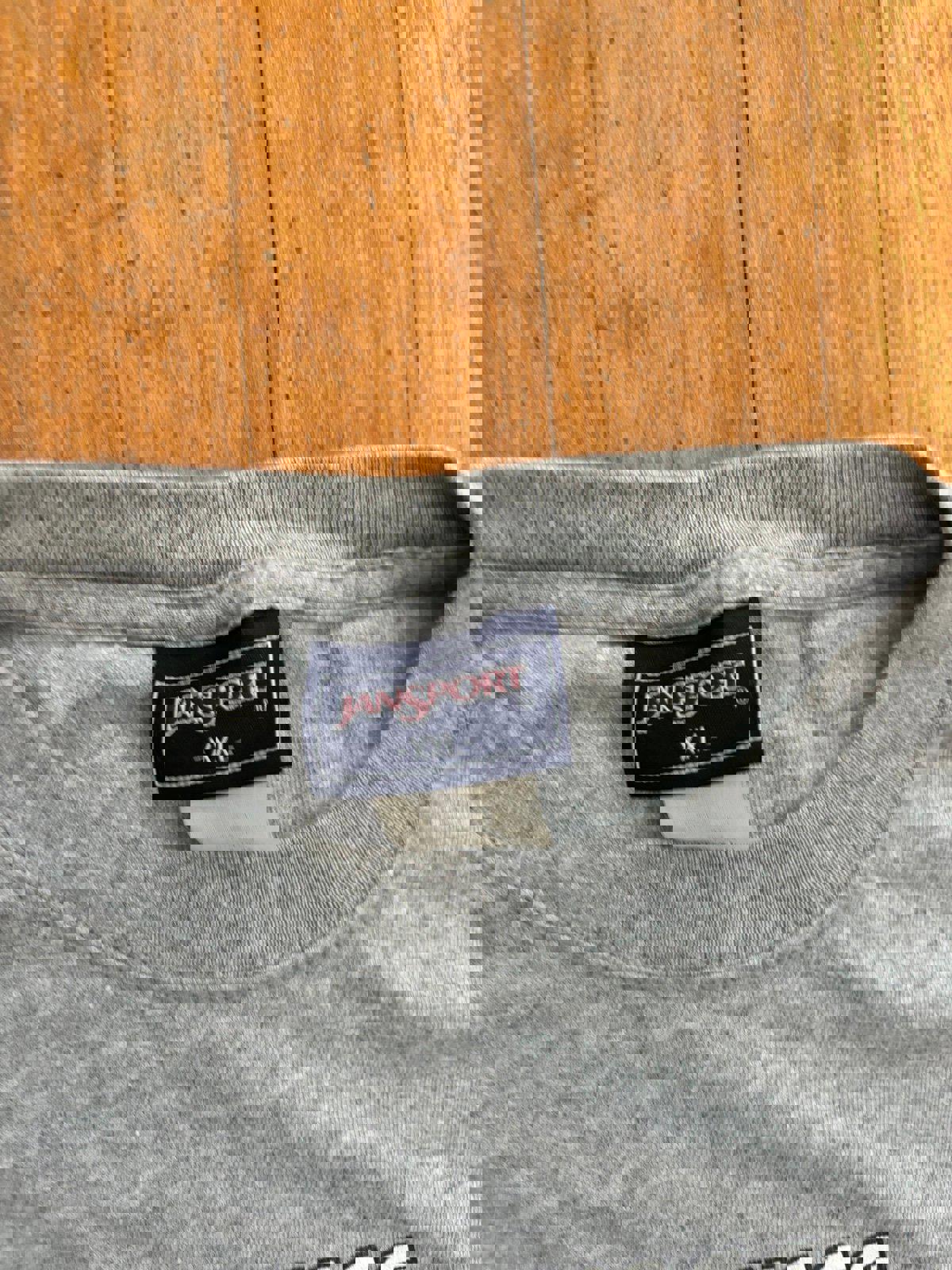 Vintage University of Wisconsin Badgers Hockey National Champions T-Shirt