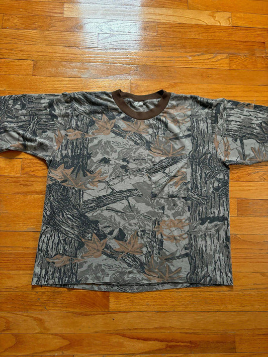 Vintage RealTree Camouflage Outdoors Single Stitch T-Shirt