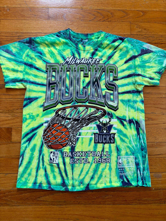 Mitchell & Ness Hardwood Classic NBA Milwaukee Bucks Tie Dye T-Shirt