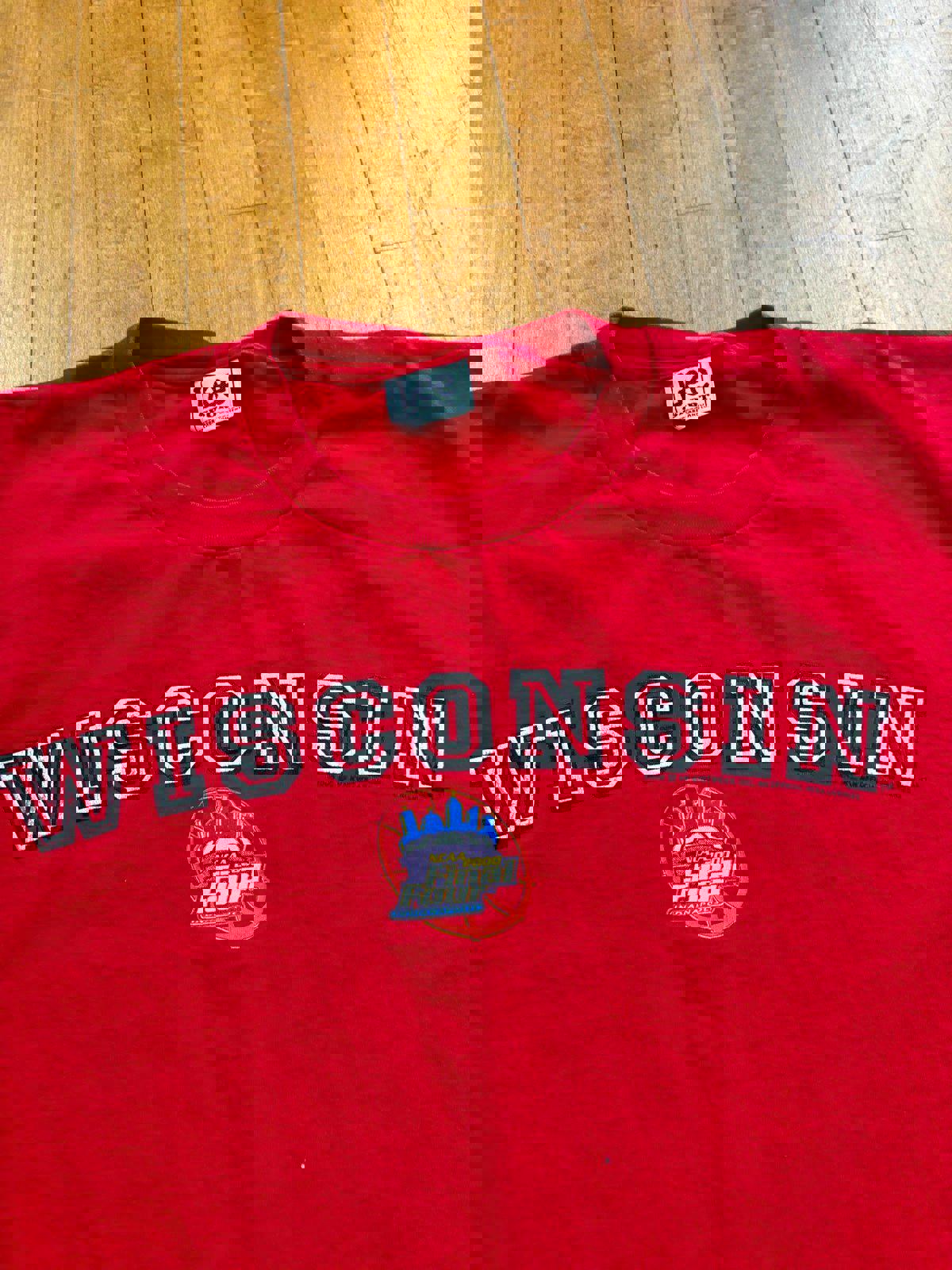 Vintage University of Wisconsin Badgers Final Four Basketball T-Shirt