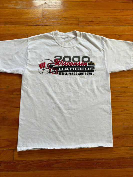 Vintage University of Wisconsin Badgers Football 2000 Sun Bowl T-Shirt