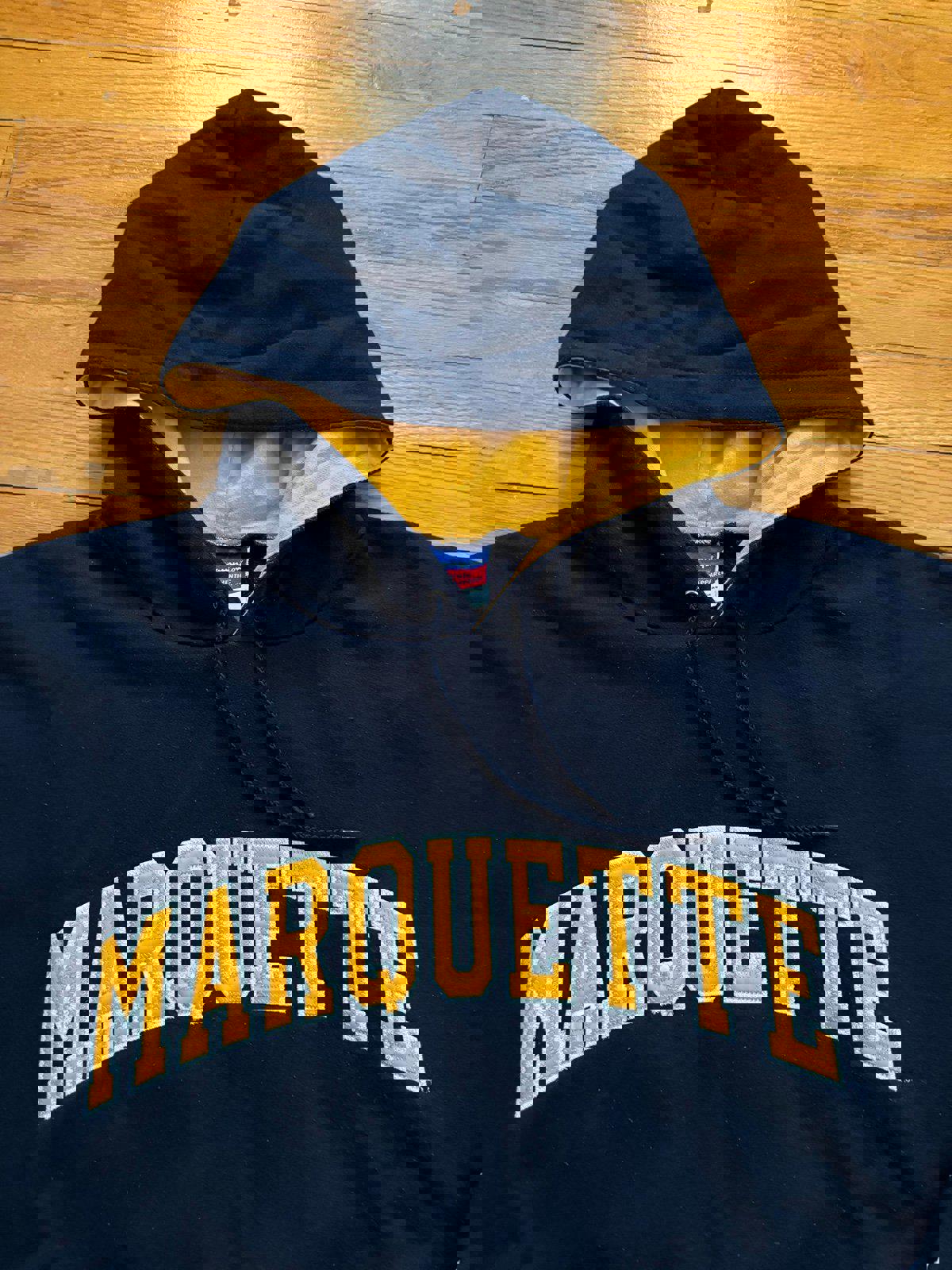 Champion University of Milwaukee Wisconsin Marquette Eagles Hoodie Sweater