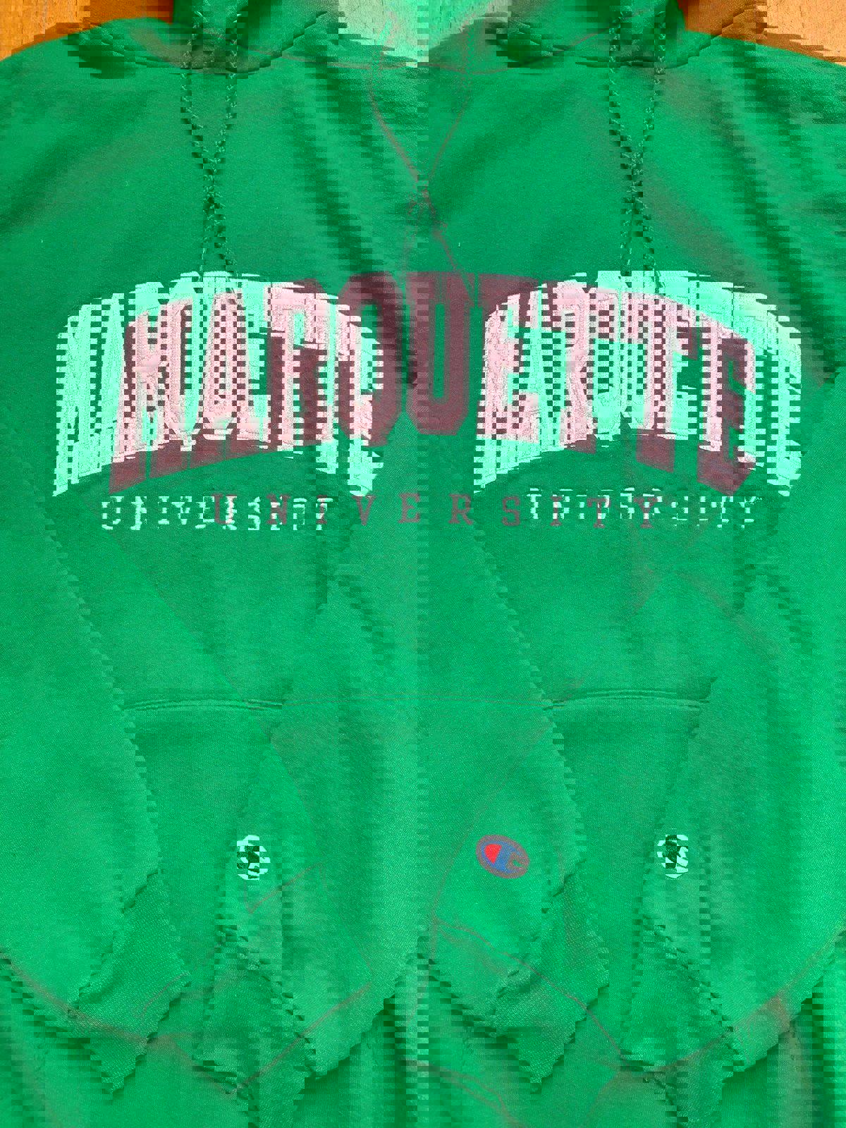 Champion University of Milwaukee Wisconsin Marquette Eagles Hoodie Sweater