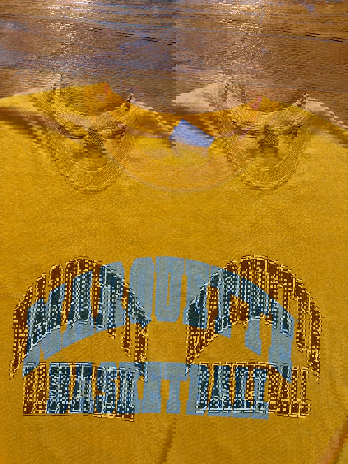 Vintage Milwaukee Marquette Eagles Basketball Long Sleeve T-Shirt