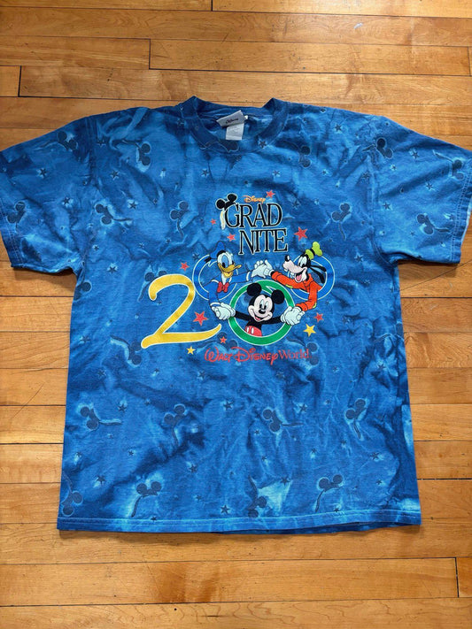 Vintage Walt Disney World Mickey Mouse 2000 Graduation Night Tie Dye T-Shirt