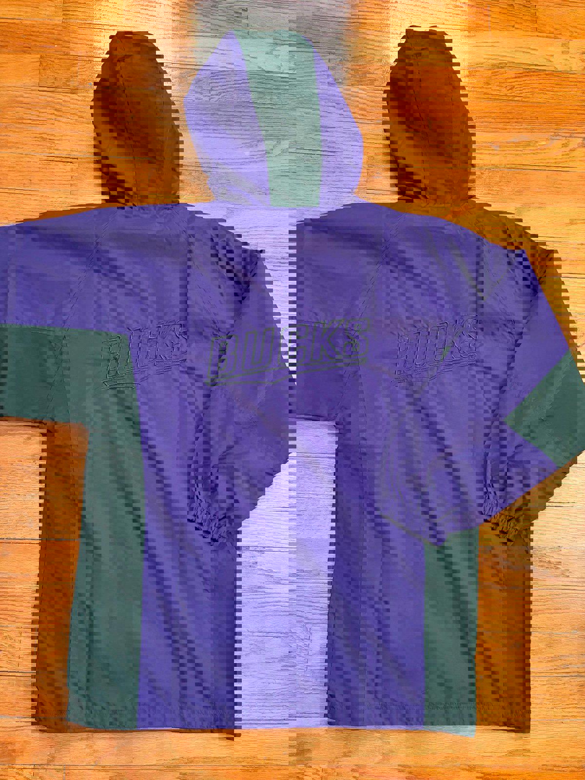 Vintage NBA Milwaukee Bucks Windbreaker Jacket