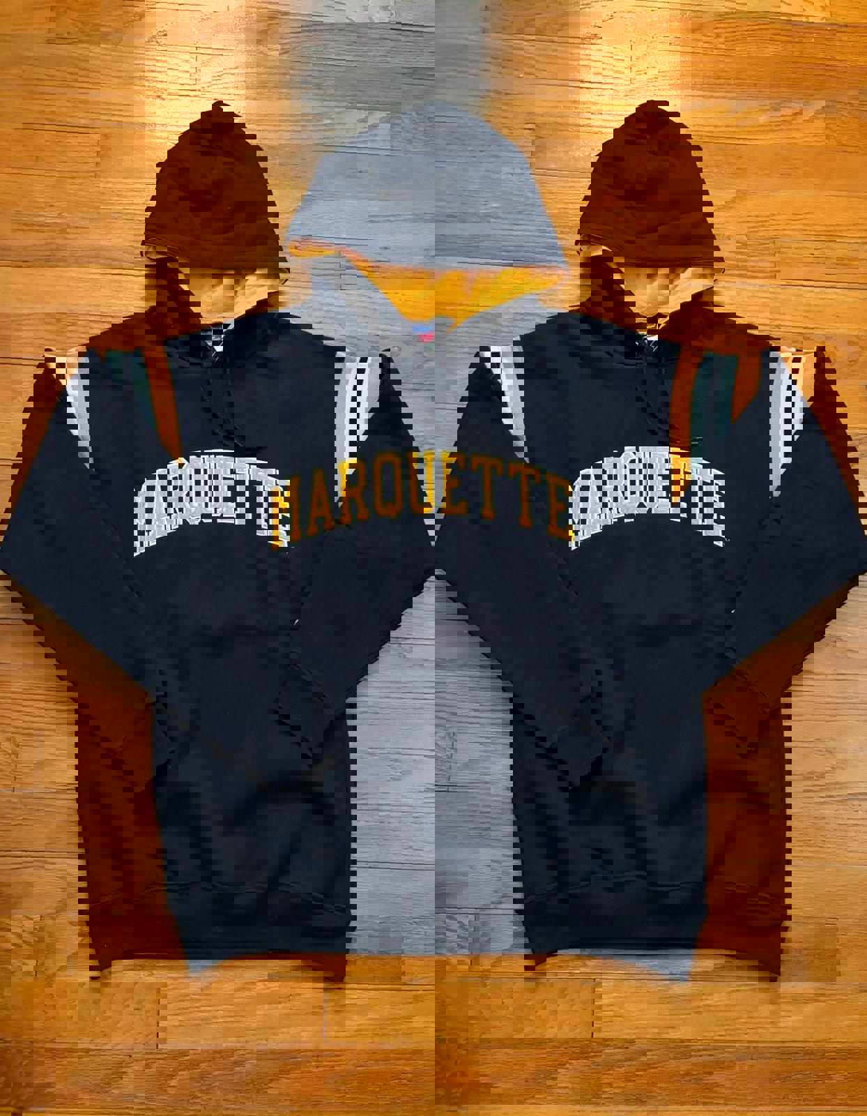 Champion University of Milwaukee Wisconsin Marquette Eagles Hoodie Sweater