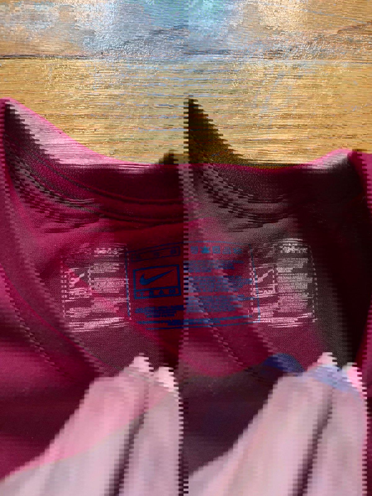 Vintage Nike University of Southern California USC Trojans Center Swoosh T-Shirt