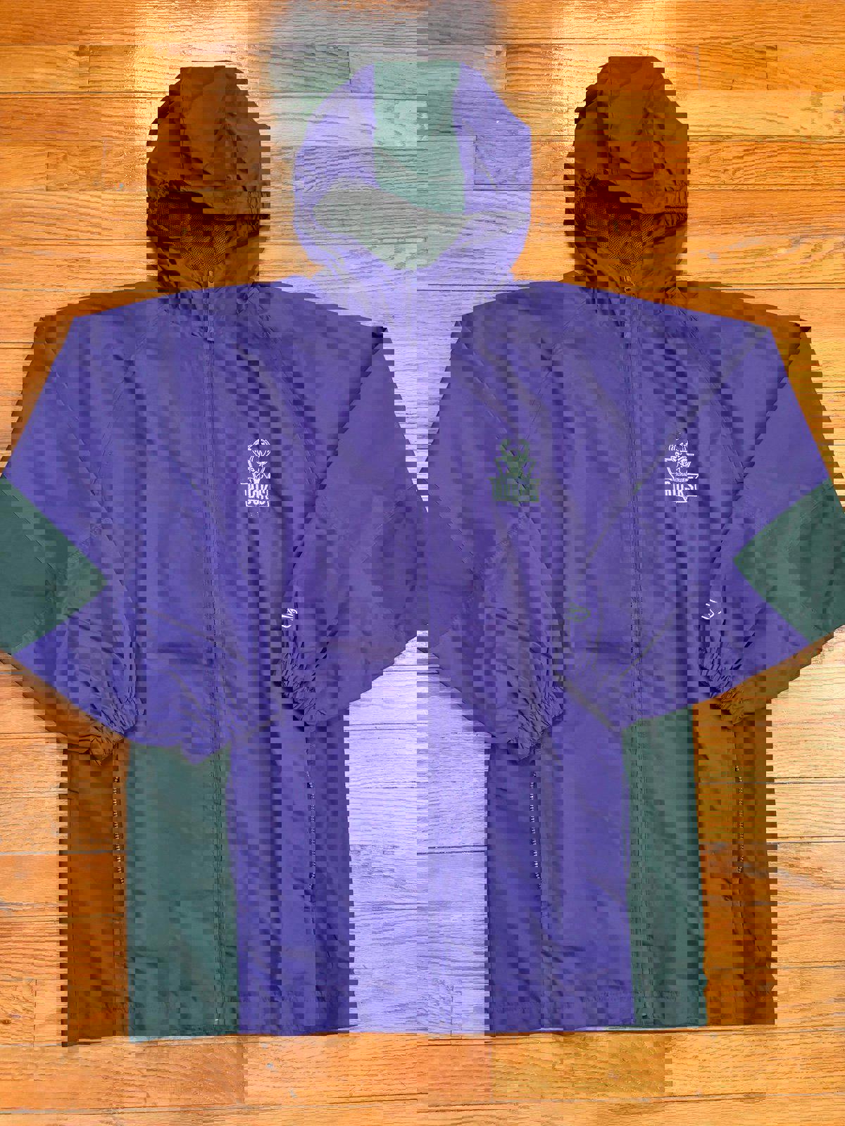 Vintage NBA Milwaukee Bucks Windbreaker Jacket