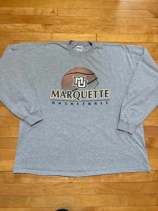 Vintage Milwaukee Wisconsin Marquette Eagles Basketball T-Shirt